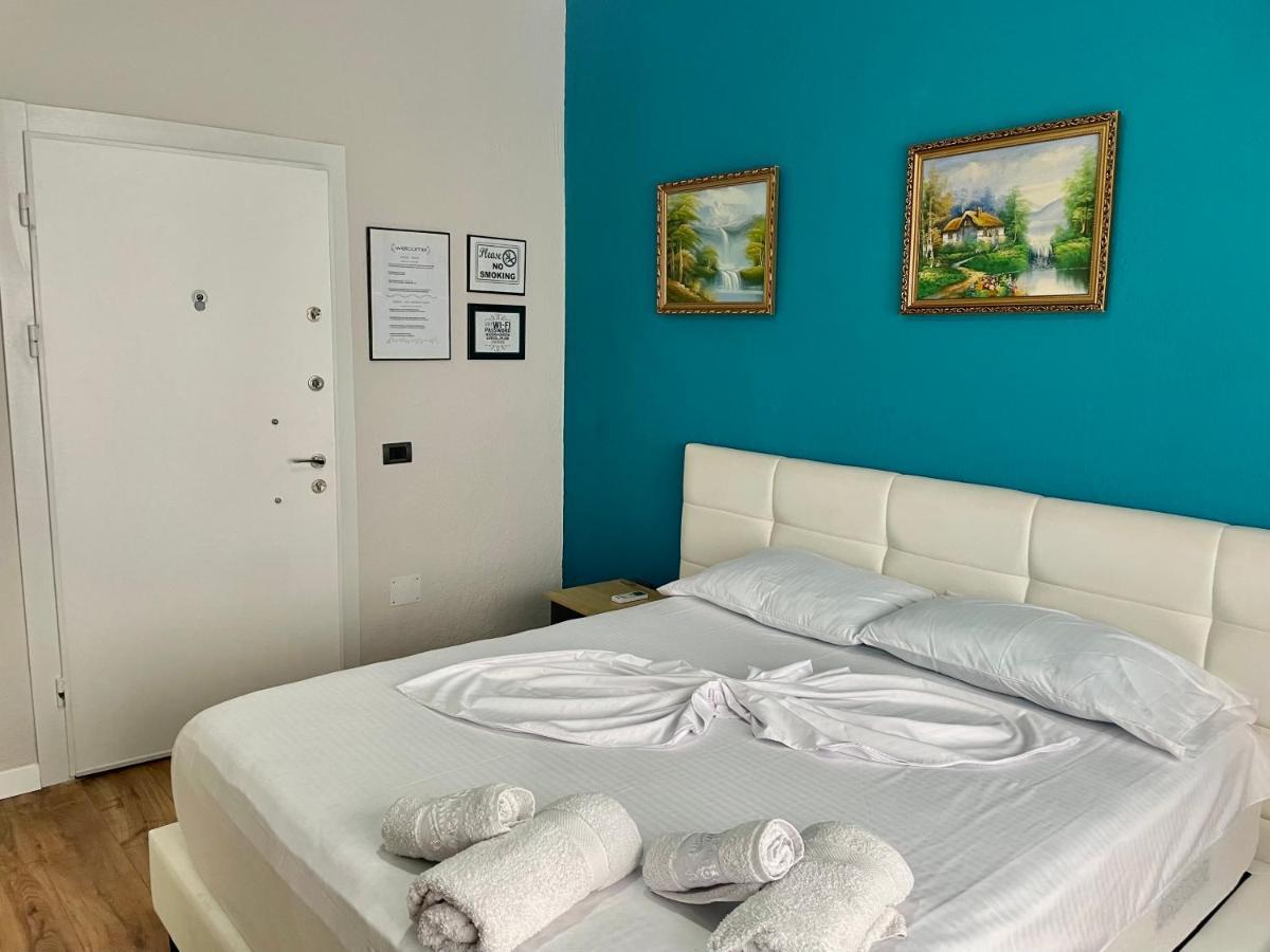 Central Room Private Entry And Bathroom 地拉那 外观 照片